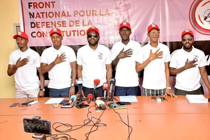 Le FNDC annonce que le discours de Mamadi Doumbouya était 《inopportun 》.