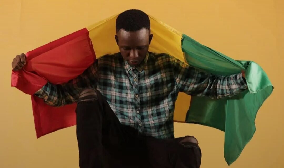 L’artiste MC Fresh placé en garde à vue après un incident à Camayenne Plage