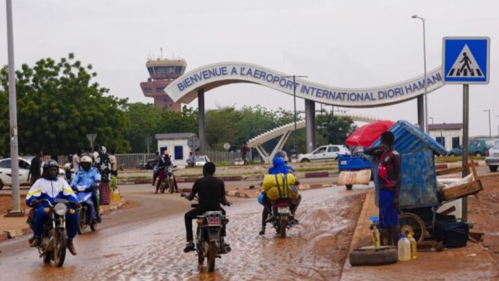 Niger : des tirs signalés à l&rsquo;aéroport international de Niamey, la piste djihadiste privilégiée