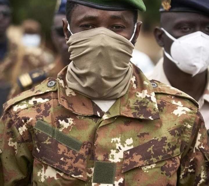 Mali: quinze soldats tués dans une embuscade dans le centre, selon l’armée