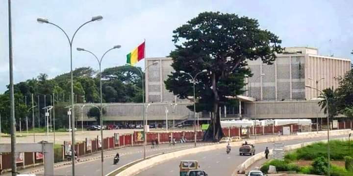 La liste des gouverneurs et préfets de Guinée après la  prise de pouvoir par le CNRD