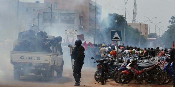Burkina Faso : des centaines de manifestants demandent le départ du président Kaboré