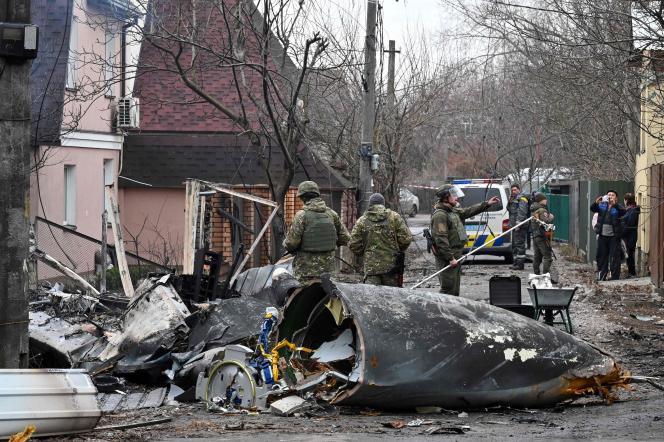 AVANT/APRES. Guerre en Ukraine : à Kiev, Marioupol ou Irpin, observez les dégâts provoqués par les bombardements russes