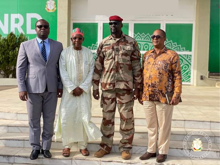 𝗖𝗵𝗮𝗺𝗯𝗿𝗲 𝗱𝗲 𝗰𝗼𝗺𝗺𝗲𝗿𝗰𝗲: 𝗹𝗲 𝗣𝗿𝗲𝘀𝗶𝗱𝗲𝗻𝘁 𝗖𝗼𝗹𝗼𝗻𝗲𝗹 𝗠𝗮𝗺𝗮𝗱𝗶 𝗗𝗼𝘂𝗺𝗯𝗼𝘂𝘆𝗮 𝗿𝗲𝗻𝗰𝗼𝗻𝘁𝗿𝗲 𝗹𝗲 𝗻𝗼𝘂𝘃𝗲𝗮𝘂 𝗯𝘂𝗿𝗲𝗮𝘂