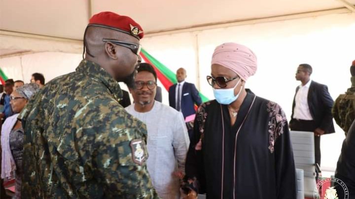 𝗥é𝗰𝘂𝗽𝗲𝗿𝗮𝘁𝗶𝗼𝗻 𝗱𝗲𝘀 𝗯𝗶𝗲𝗻𝘀 𝗲𝘁 𝗱𝗼𝗺𝗮𝗶𝗻𝗲𝘀 𝗱𝗲 𝗹’𝗘𝘁𝗮𝘁 : 𝗹𝗲 𝗣𝗿𝗲𝘀𝗶𝗱𝗲𝗻𝘁 𝗱𝗲 𝗹𝗮 𝗧𝗿𝗮𝗻𝘀𝗶𝘁𝗶𝗼𝗻, 𝗹𝗲 𝗖𝗼𝗹𝗼𝗻𝗲𝗹 𝗠𝗮𝗺𝗮𝗱𝗶 𝗗𝗼𝘂𝗺𝗯𝗼𝘂𝘆𝗮 𝗱𝗼𝗻𝗻𝗲 𝗱𝗲𝘀 𝗶𝗻𝘀𝘁𝗿𝘂𝗰𝘁𝗶𝗼𝗻𝘀 𝗽𝗼𝘂𝗿 𝗹𝗮 𝗰𝗼𝗻𝗱𝘂𝗶𝘁𝗲 𝗱𝗲 𝗹’𝗼𝗽𝗲𝗿𝗮𝘁𝗶𝗼𝗻 𝗮 𝗹’𝗶𝗻𝘁𝗲𝗿𝗶𝗲𝘂𝗿  𝗱𝘂 𝗽𝗮𝘆𝘀