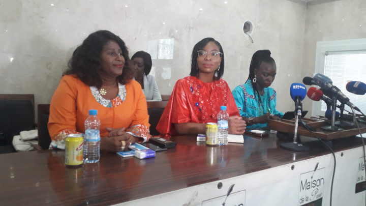 Trois ministres femmes devant les médias