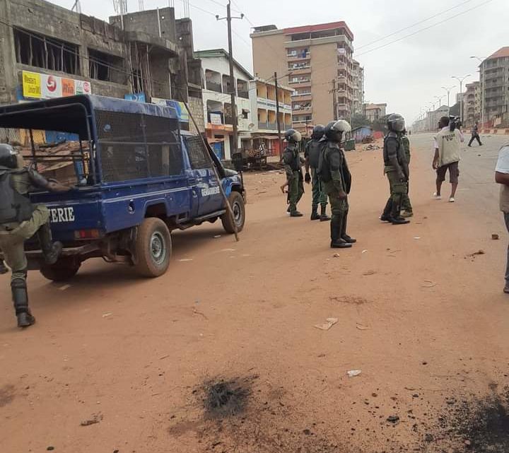 Guinée: les visites se succèdent au chevet de la famille du jeune tué lors d’une manifestation