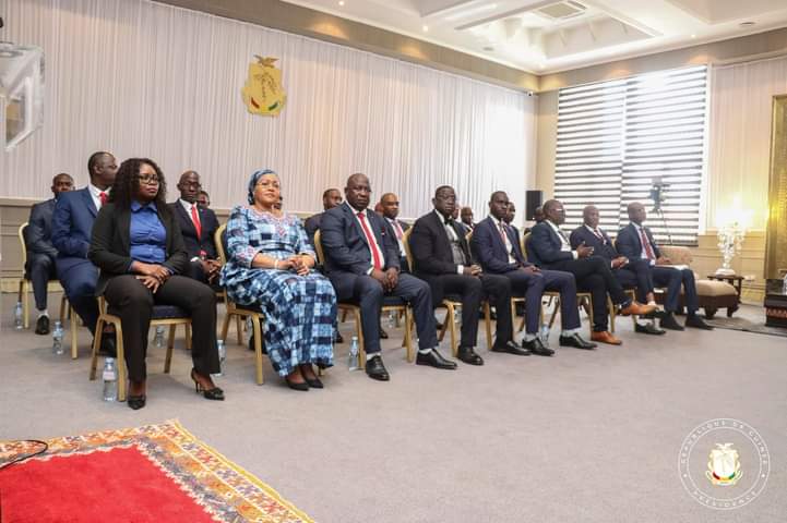 𝗚𝗲𝘀𝘁𝗶𝗼𝗻 𝗱𝗲𝘀 𝗱𝗲𝗻𝗶𝗲𝗿𝘀 𝗽𝘂𝗯𝗹𝗶𝗰𝘀 : le chef de l&rsquo;Etat reçoit le rapport sur la gouvernance 2021