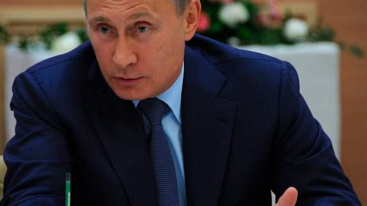 Guerre en Ukraine : Vladimir Poutine signe une loi prévoyant jusqu’à dix ans de prison pour reddition ou refus de combattre