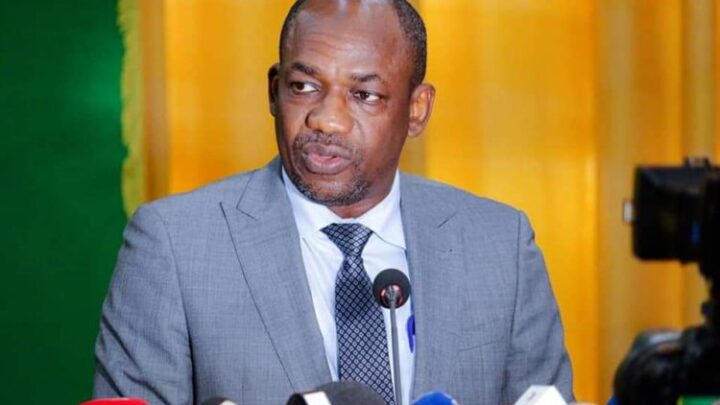 GUINÉE-BUDGET : « 2000 MILLIARDS DE FRANC GUINÉEN ONT ÉTÉ PRÉVUS DANS LE BUDGET INITIAL POUR SOLDER LES ARRIÉRÉS DE L’ÉTAT », DIXIT DR LANCINET CONDÉ