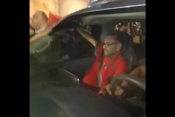 L’image incroyable du roi Mohammed VI, descendu dans la rue pour fêter la victoire du Maroc au Qatar