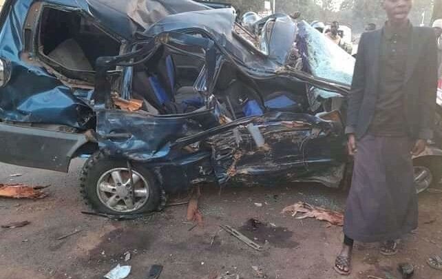 Une collision entre deux véhicules fait 4 morts à Kindia
