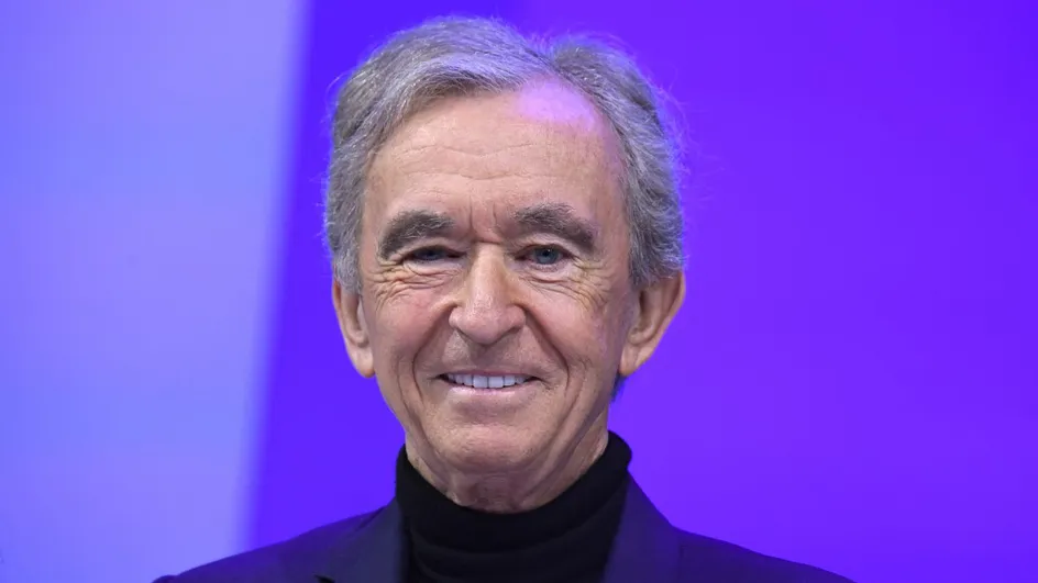 Le Français Bernard Arnault a brièvement pris la tête du classement « Forbes » des plus grandes fortunes mondiales, devant Elon Musk