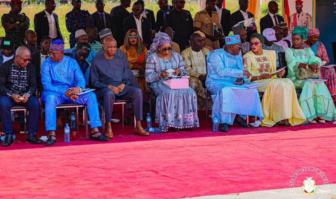 𝗜𝗻𝗶𝘁𝗶𝗮𝘁𝗶𝘃𝗲 𝗽𝗿𝗲𝘀𝗶𝗱𝗲𝗻𝘁𝗶𝗲𝗹𝗹𝗲 : 𝗹𝗲 𝗣𝗿𝗲𝗺𝗶𝗲𝗿 𝗺𝗶𝗻𝗶𝘀𝘁𝗿𝗲 𝗽𝗼𝘀𝗲 𝗹𝗮 𝗽𝗿𝗲𝗺𝗶𝗲𝗿𝗲 𝗽𝗶𝗲𝗿𝗿𝗲 𝗱𝘂 𝗣𝗮𝗿𝗰 𝗱𝗲𝘀 𝗰𝗶𝘁𝗼𝘆𝗲𝗻𝘀 𝗱𝗲 𝗖𝗼𝗻𝗮𝗸𝗿𝘆 !