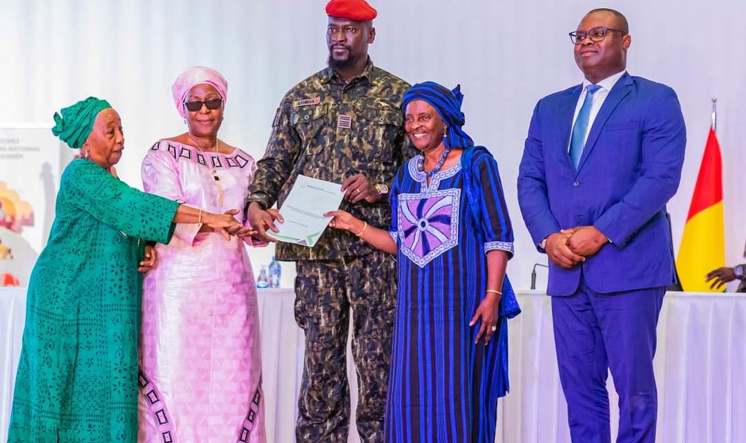 CEREMONIE DE REMISE DES CONCLUSIONS DU CADRE DE DIALOGUE INCLUSIF INTER-GUINEEN : LE PREMIER MINISTRE RASSURE DE  LA MISE EN PLACE  D’UN COMITE PERMANENT DE SUIVI-ÉVALUATION DES RESOLUTIONS.