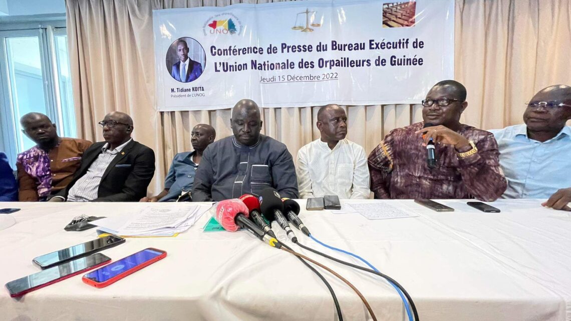 Les responsables de l’union des orpailleurs de Guinée face à la presse