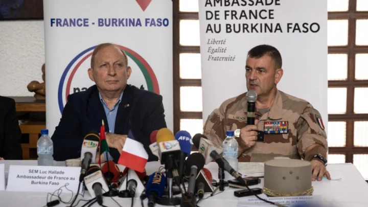 Burkina Faso : la France rappelle son ambassadeur pour « consultations »