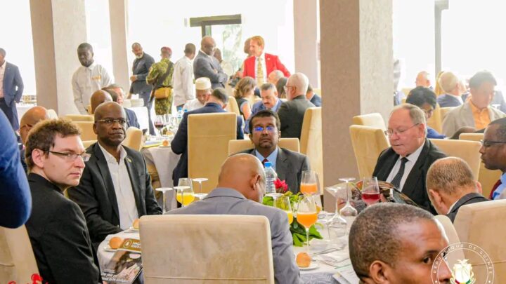 𝗣𝗮𝗹𝗮𝗶𝘀 𝗠𝗼𝗵𝗮𝗺𝗺𝗲𝗱 𝗩 : 𝗹𝗲 𝗖𝗵𝗲𝗳 𝗱𝗲 𝗹’𝗘𝘁𝗮𝘁 𝗿𝗲ç𝗼𝗶𝘁 𝗹𝗲𝘀 𝘃œ𝘂𝘅 𝗱𝗲𝘀 𝗺𝗲𝗺𝗯𝗿𝗲𝘀 𝗱𝘂 𝗖𝗼𝗿𝗽𝘀 𝗱𝗶𝗽𝗹𝗼𝗺𝗮𝘁𝗶𝗾𝘂𝗲 𝗲𝘁 𝗥𝗲𝗽𝗿𝗲𝘀𝗲𝗻𝘁𝗮𝗻𝘁𝘀 𝗱𝗲𝘀 𝗼𝗿𝗴𝗮𝗻𝗶𝘀𝗮𝘁𝗶𝗼𝗻𝘀 𝗶𝗻𝘁𝗲𝗿𝗻𝗮𝘁𝗶𝗼𝗻𝗮𝗹𝗲𝘀