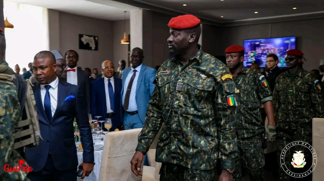 GUINÉE: LE PRÉSIDENT DE LA TRANSITION MET EN DEMEURE CERTAINS MINISTRES DE LUI APPORTER DES ÉCLAIRCISSEMENTS NON SEULEMENT SUR LE MONTANT DES AVOIRS RAPATRIÉS À DATE À LA BCRG ET À LA BNIG AU COMPTE DES EPA ET SOCIÉTÉS PUBLIQUES