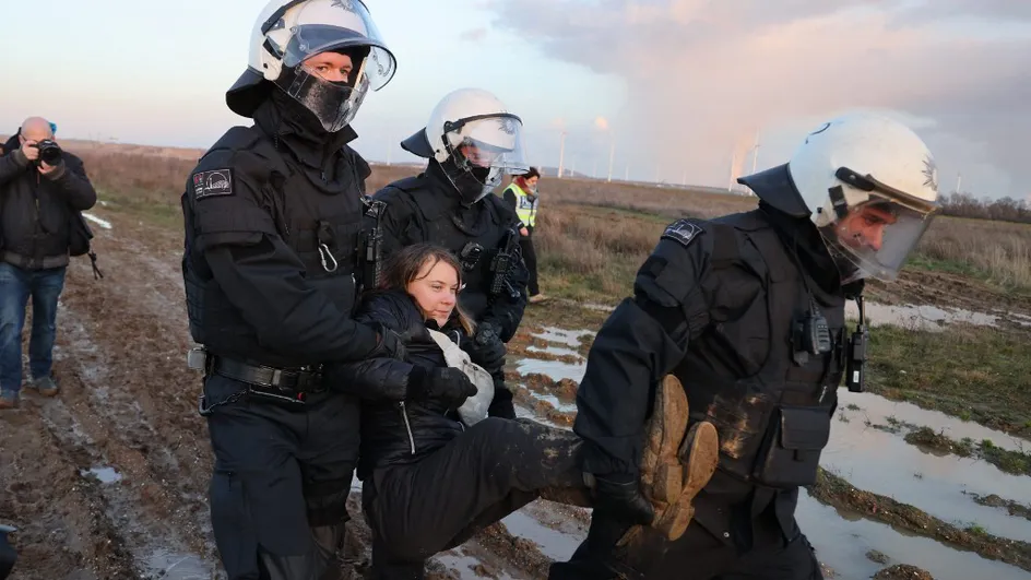 Allemagne : la militante écologiste Greta Thunberg interpellée après une manifestation contre une mine de charbon à Lützerath