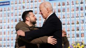 Guerre en Ukraine : en visite surprise à Kiev, Joe Biden promet des livraisons d’armements supplémentaires et assure le pays du soutien « indéfectible » des Etats-Unis