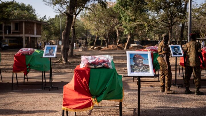 Au Burkina Faso, Thomas Sankara inhumé sur le lieu de son assassinat