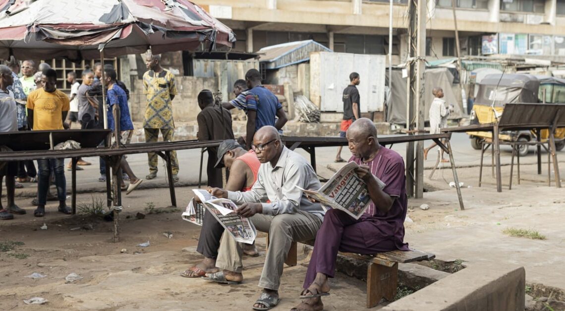 Le Nigeria retient son souffle avant l’annonce des premiers résultats de la présidentielle