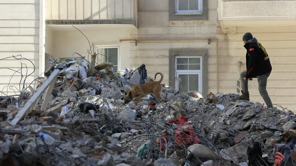 Séisme en Turquie et en Syrie : un nouveau-né retrouvé vivant sous les décombres six jours après le tremblement de terre