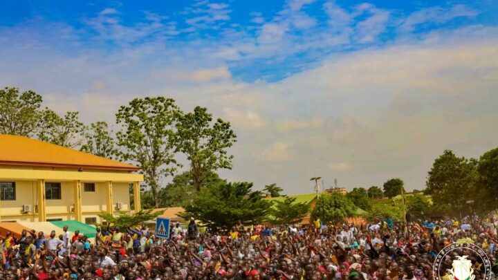 Mamadi Doumbouya accueilli en grande pompe à N’Zérékoré
