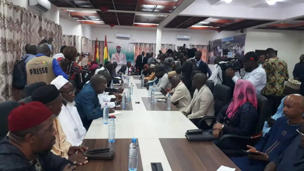 Guinée : première rencontre entre le forum des forces vives et le premier ministre