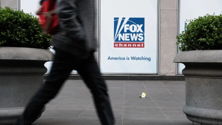 Etats-Unis : Fox News va verser 787,5 millions de dollars pour éviter un procès en diffamation sur la présidentielle de 2020