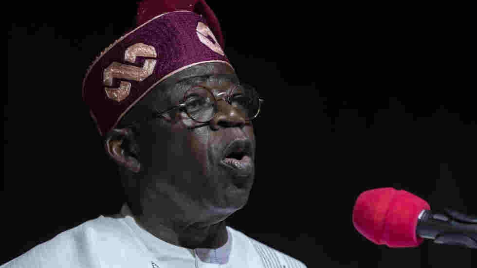 Bola Tinubu prend les rênes du Nigeria