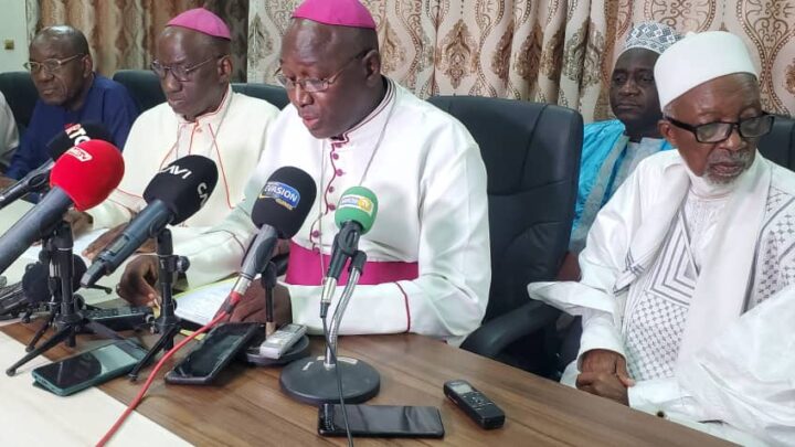 Guinée: des chefs religieux appellent au calme suite à des violences lors de manifestations