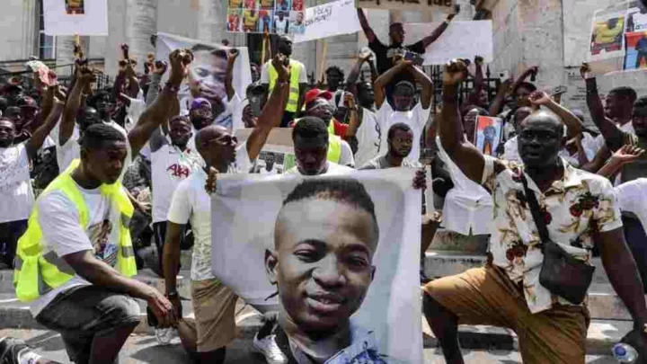 France: des centaines de personnes marchent pour un Guinéen tué par un policier