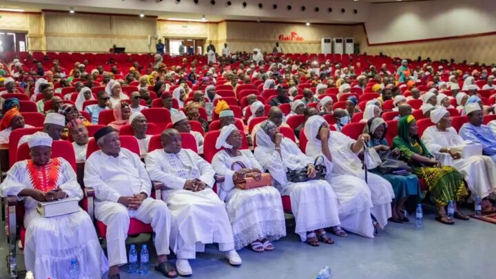 Hommage : les obsèques de Hadja Rabiatou Serah Diallo au palais du peuple