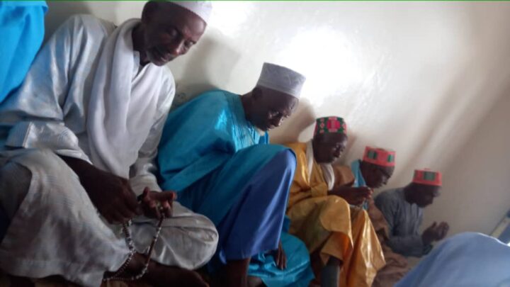 Séquestration des imams à Labé : une importante délégation de la Fondation Karamoko Alpha reçue à Koula Mawndé