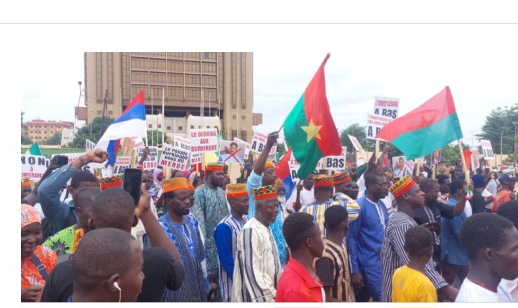 Au Burkina Faso, manifestation de soutien au régime