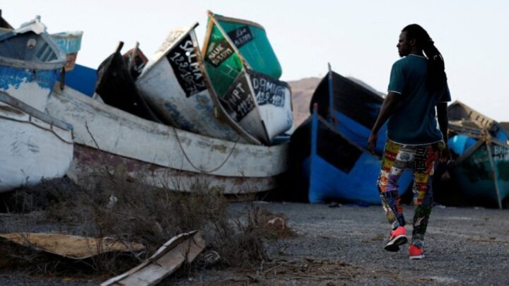 Une quarantaine de migrants en provenance du Sénégal débarquent aux Canaries