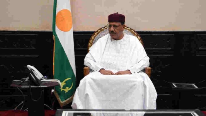 Coup d’État au Niger : assigné à résidence par la junte, privé d’électricité, que devient le président Bazoum ?