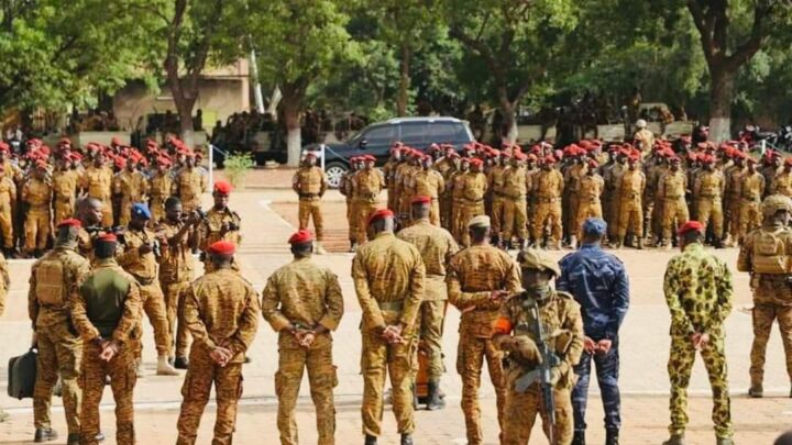 Coup d’État au Niger : Niamey ferme son espace aérien «face à la menace d’intervention qui se précise»