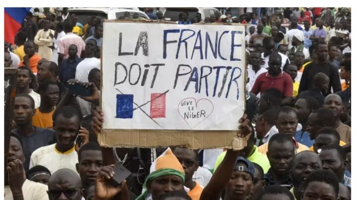 Coup d’Etat au Niger : selon Paris, seules « les autorités nigériennes légitimes » peuvent dénoncer les accords militaires avec la France
