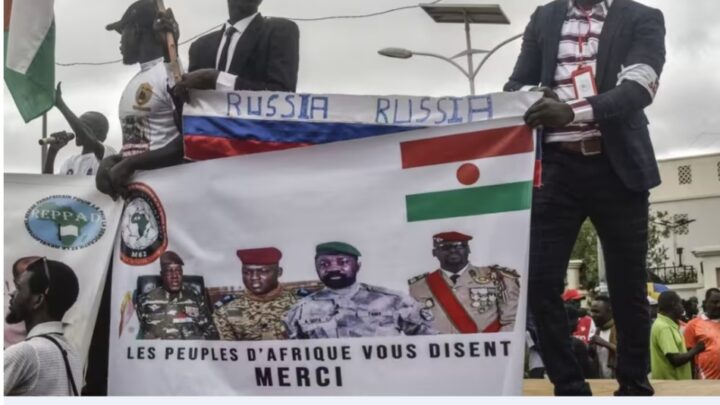 Coup d’Etat au Niger : le Mali et le Burkina Faso envoient une délégation commune à Niamey pour faire part de leur « solidarité »