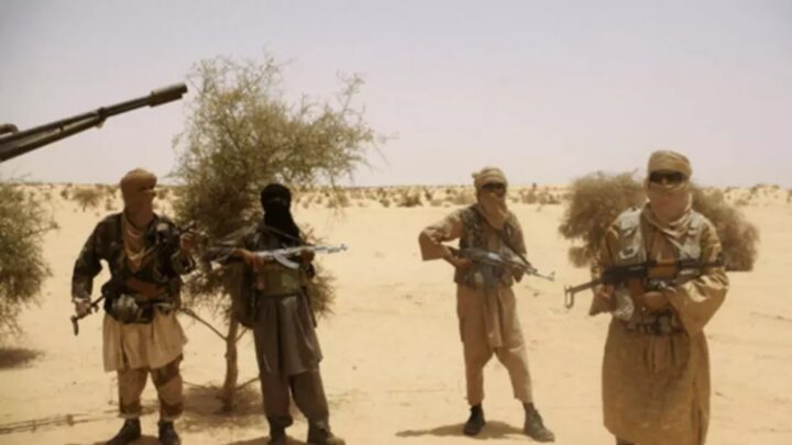 Mali : des hommes armés s’emparent de deux camps militaires