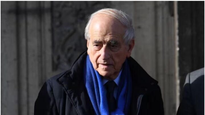 Le journaliste politique Jean-Pierre Elkabbach est mort à l’âge de 86 ans