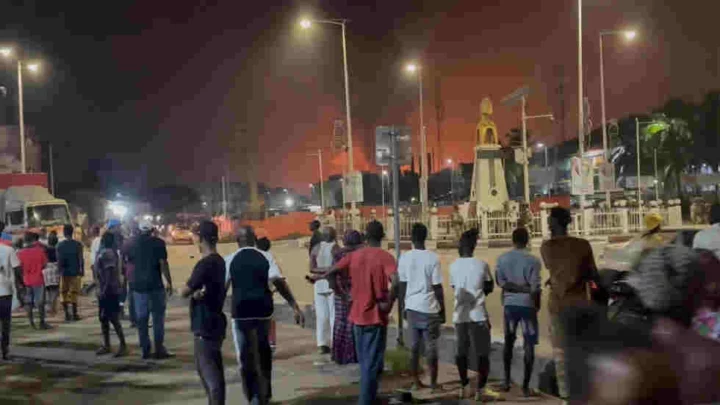 «Quatre jours que je ne travaille pas»: après l’explosion à Conakry, le difficile accès à l’essence