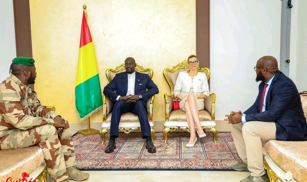 Guinée: le président de la transition annonce la dissolution du gouvernement