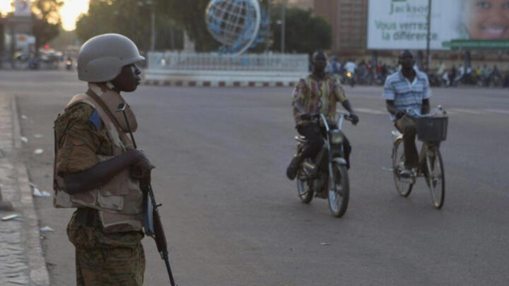 Burkina Faso: ponction sur tous les salaires, ministres compris, pour financer l’effort de guerre