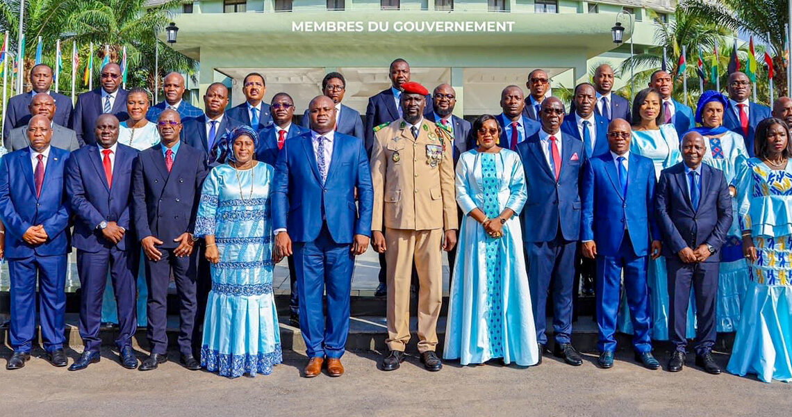 Guinée : les anciens ministres ont rendu les véhicules du service