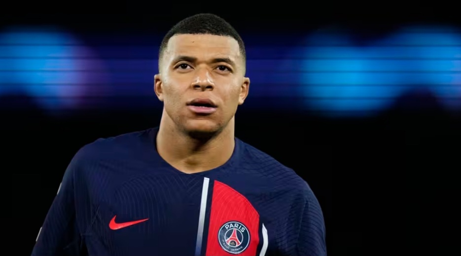 Football : Kylian Mbappé a annoncé au président du PSG qu’il allait partir à la fin de la saison