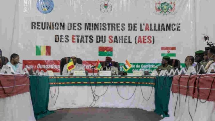 Burkina, Mali, Niger: les ministres de l’AES réunis à Ouagadougou en vue de créer une confédération